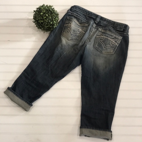 Big Star Low Rise Fit Capri Jeans - Picture 4 of 7